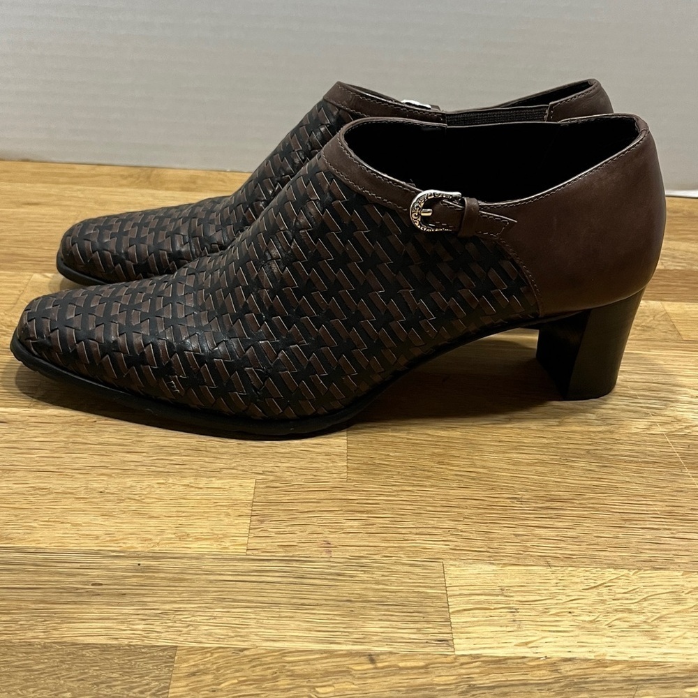 Brighton “Turner” Dark Brown & Black Woven Leather Ankle Booties Women’s Sz 8.5M - Picture 3 of 16